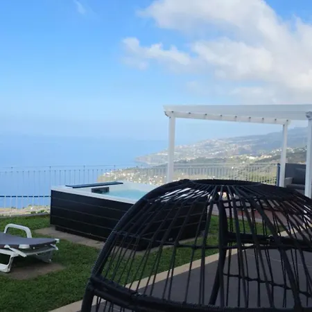 Sublime View - Garden Apartment