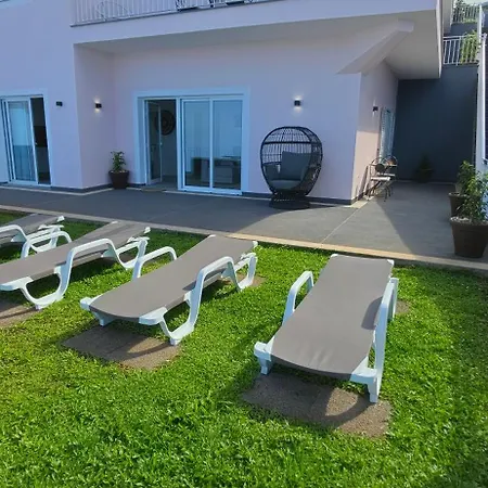 Sublime View - Garden *
